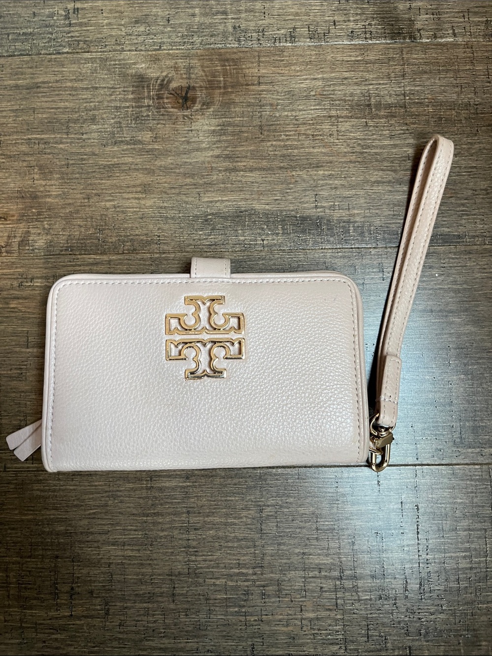 Tory Burch blush Pink Leather wristlet/Phone Case Wristlet with Gold Logo
